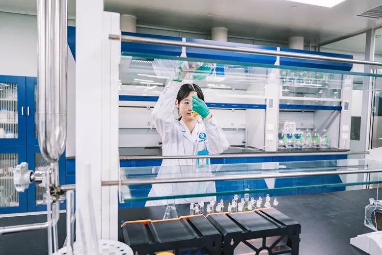 �����������õ���ĺ�ҩ����������������̽�����ܻ�ҽҩ��ҵ����̬